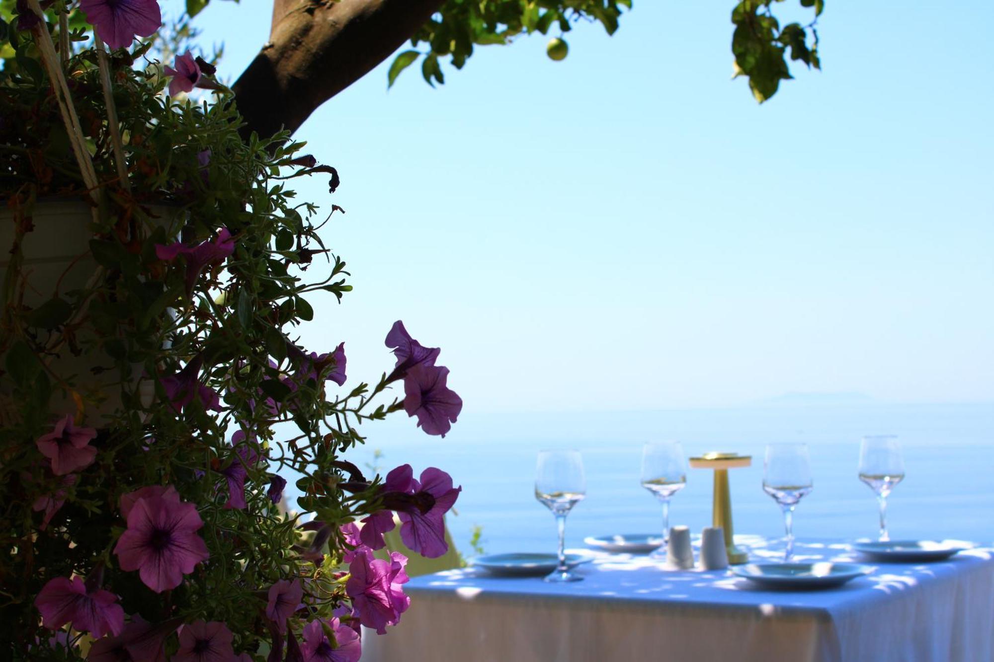 Aphrodite'S Garden Himarë Dış mekan fotoğraf